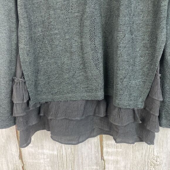 Mur Mur Knit Lightweight Sweater Ruffle Side Detail Gray Size Large  341 - Picture 7 of 9